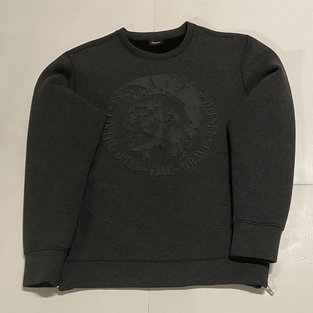 Mens Diesel Charcoal Crewneck Sweater size Large with Logo.